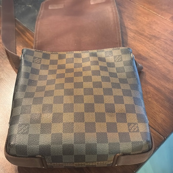 Authentic Louis Vuitton Damier Ebene messenger crossbody bag - & key holder - Picture 3 of 14